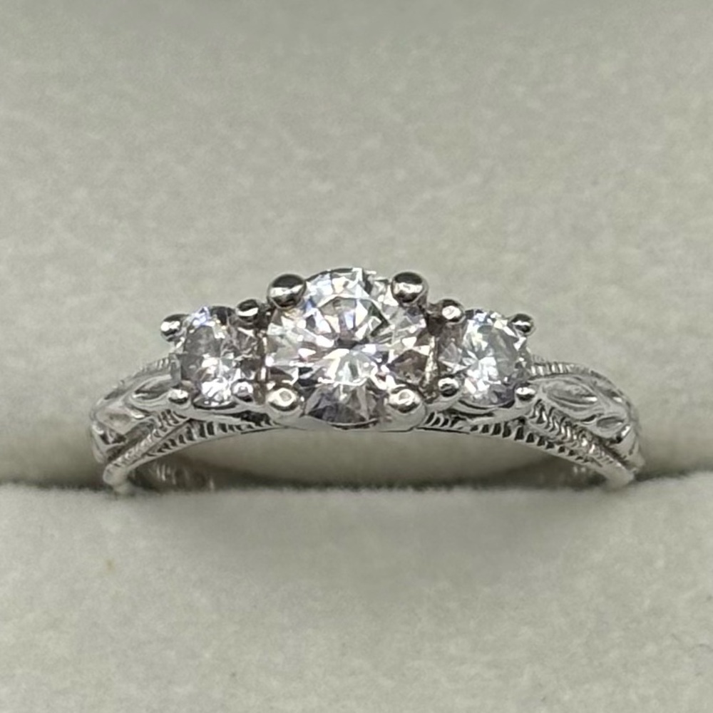 Vintage Absolute CZ Antique Style Sterling Silver Three Stone Ring size 7